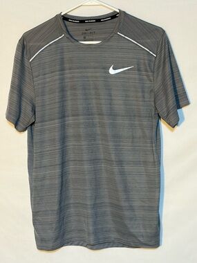 Nike Dri‑Fit Running Shirt Men’s Medium Gray Athletic Performance Top